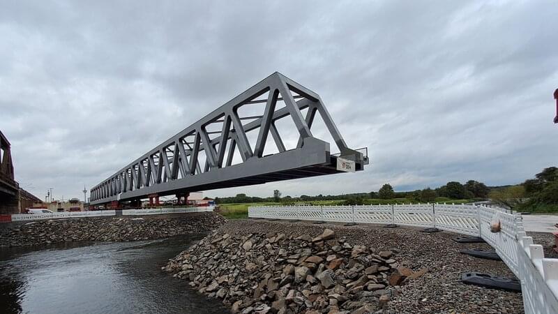 Die erste neue Eisenbahnbrücke wurde am 1. und 2. Oktober 2024 über die Lippe in Wesel geschoben. Foto: Deutsche Bahn AG