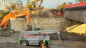 Die Abbrucharbeiten an der EÜ Kurt-Kräcker-Straße sind gestartet.