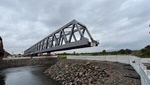 Das erste neue Brückenbauwerk über die Lippe wurde im Oktober 2024 in Wesel eingeschoben.